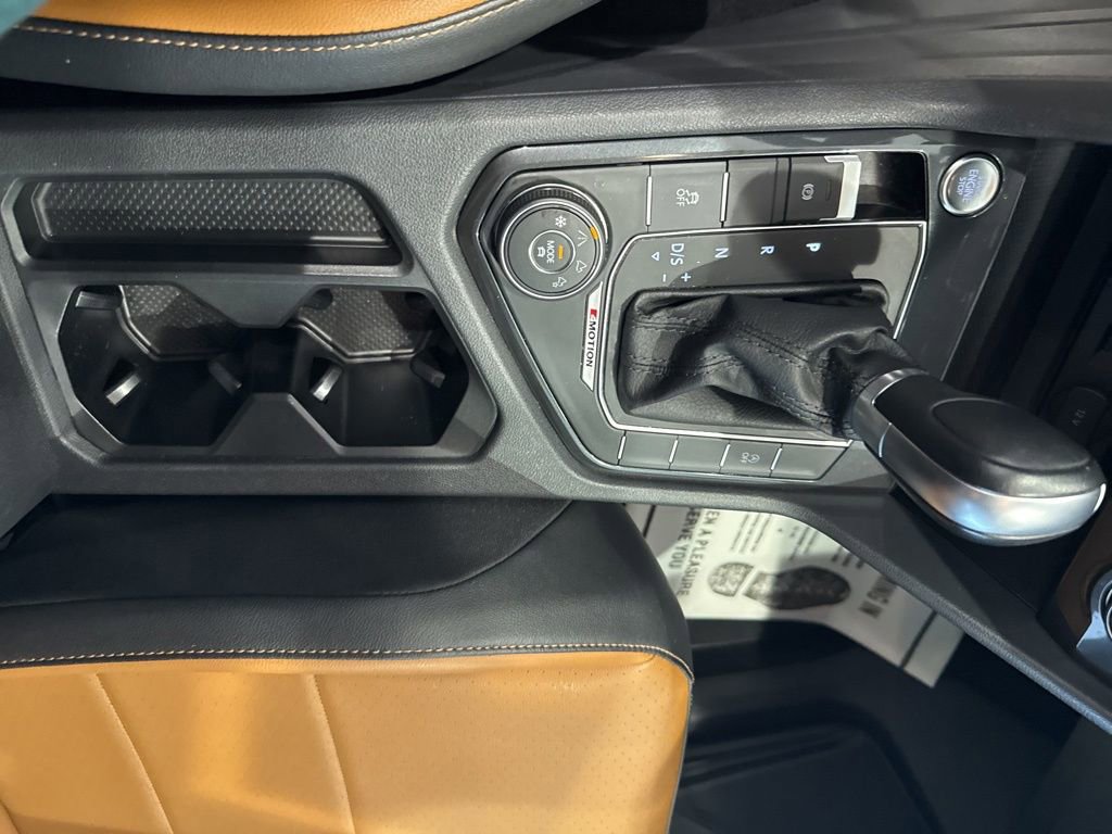 Used 2018 Volkswagen Tiguan SE image 19
