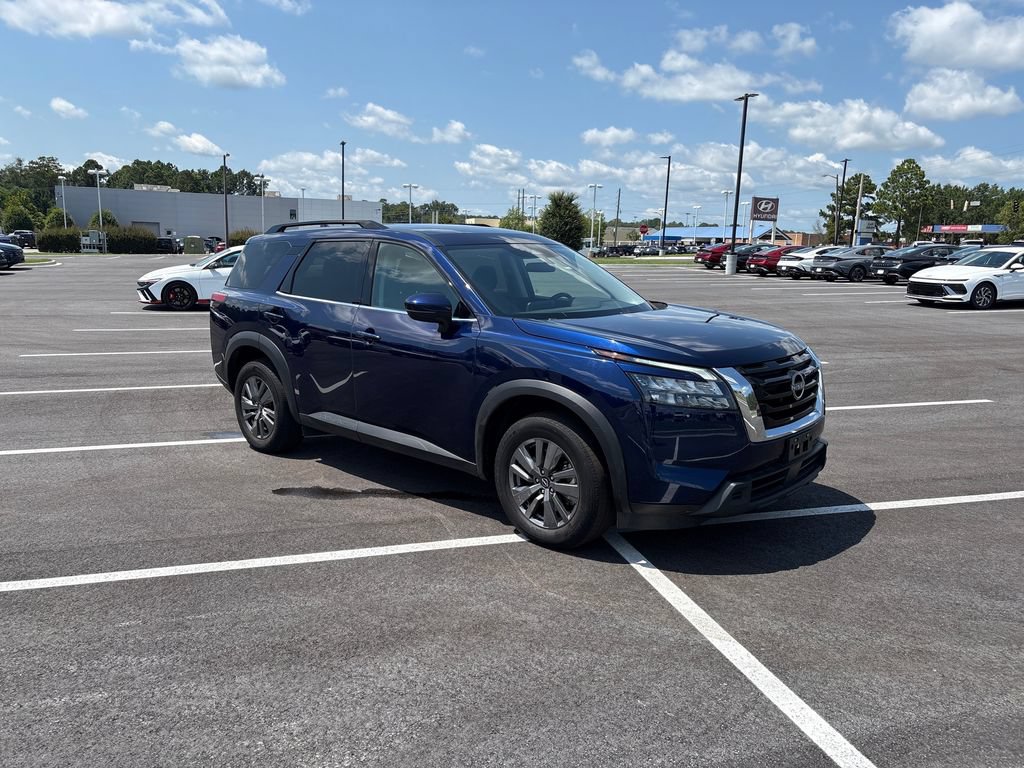Used 2025 Nissan Pathfinder SV FWD image 34