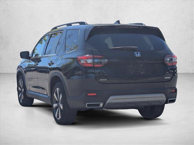 Used 2023 Honda Pilot Touring image 7