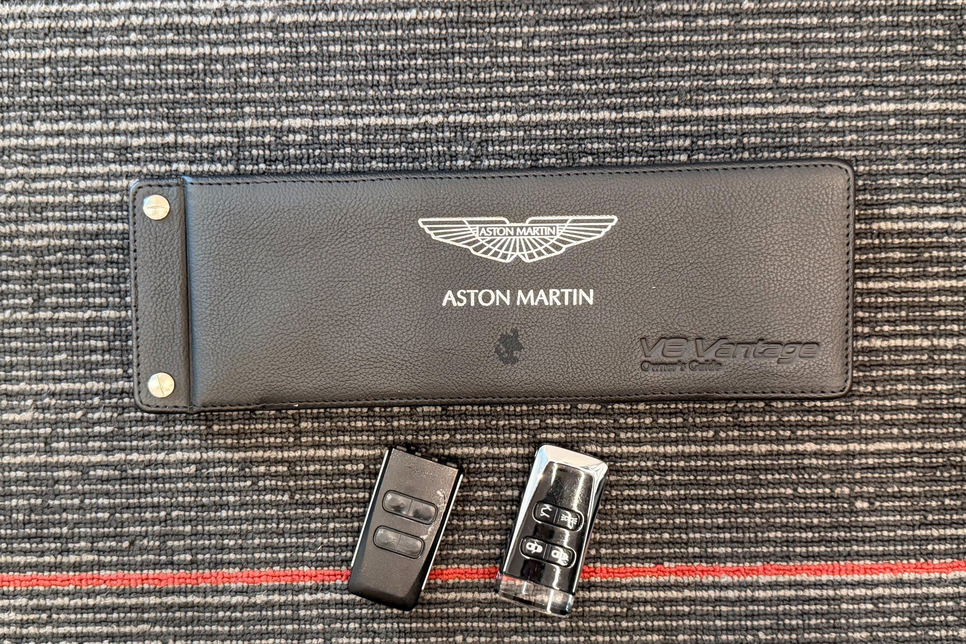 Used 2015 Aston Martin V8 Vantage GT RWD image 19