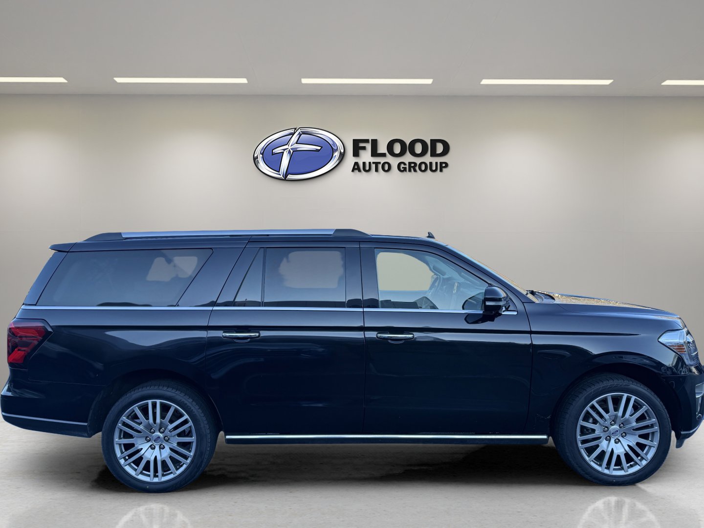 Used 2023 Ford Expedition Max Limited image 4