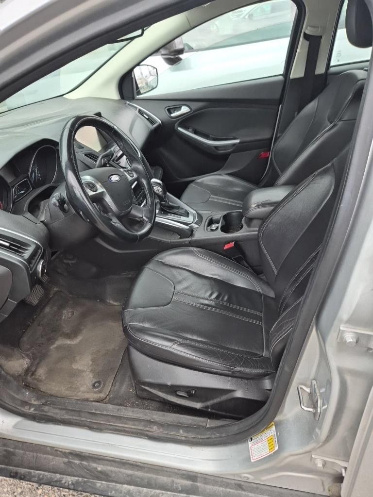 Used 2012 Ford Focus Titanium FWD image 11