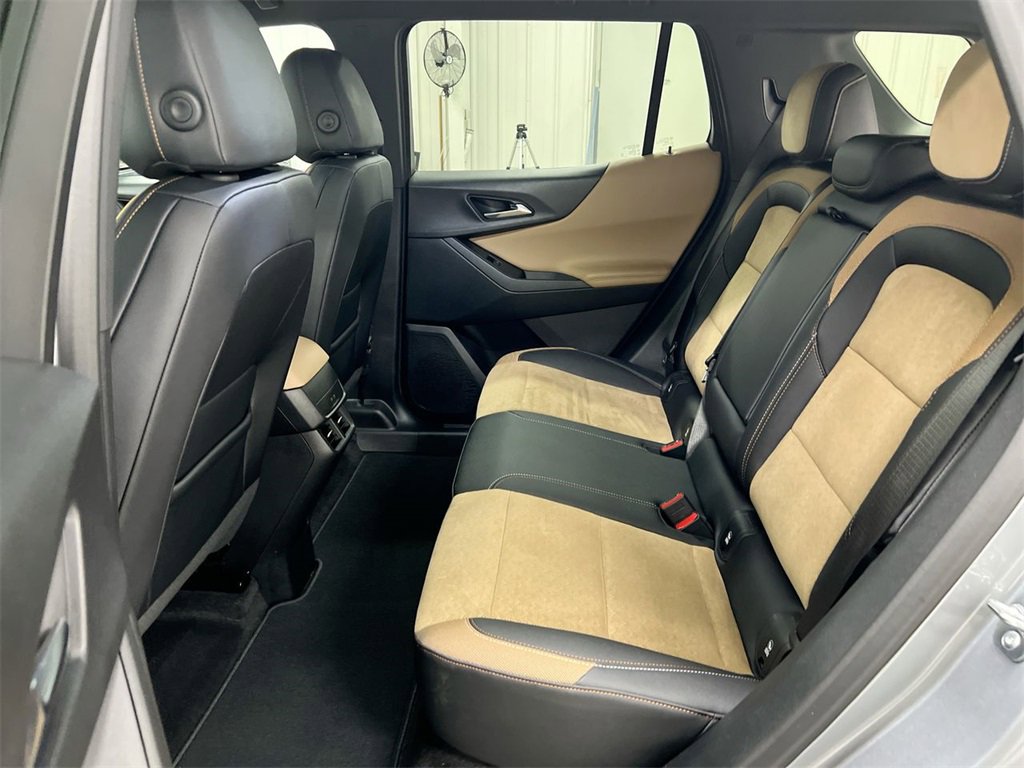 Used 2025 Chevrolet Equinox ACTIV w/ Safety and Technology Package image 23