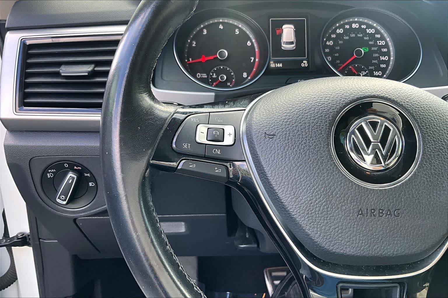 Used 2018 Volkswagen Atlas SEL w/ R-Line Package FWD image 24
