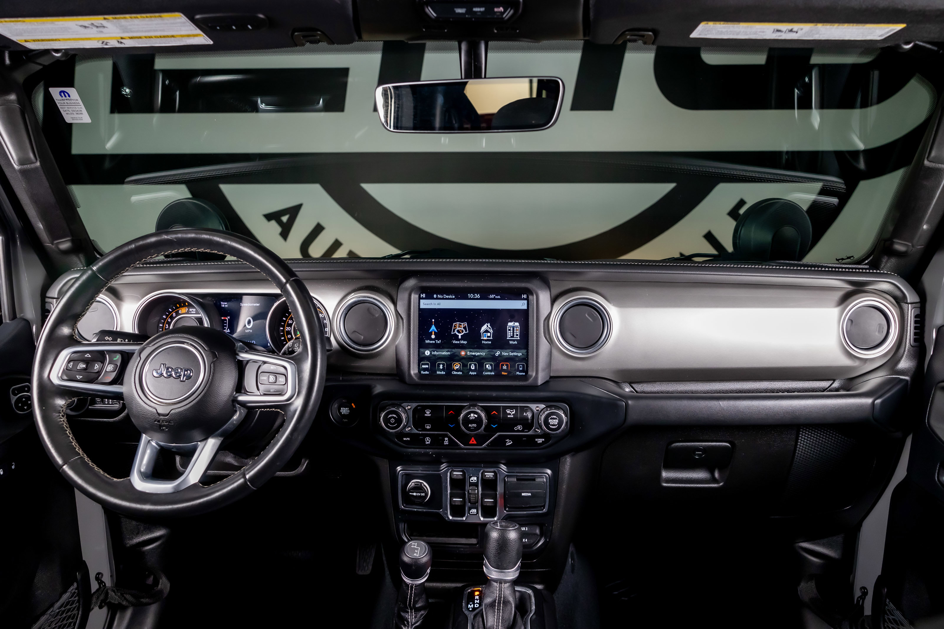 Used 2019 Jeep Wrangler Unlimited Sahara image 2