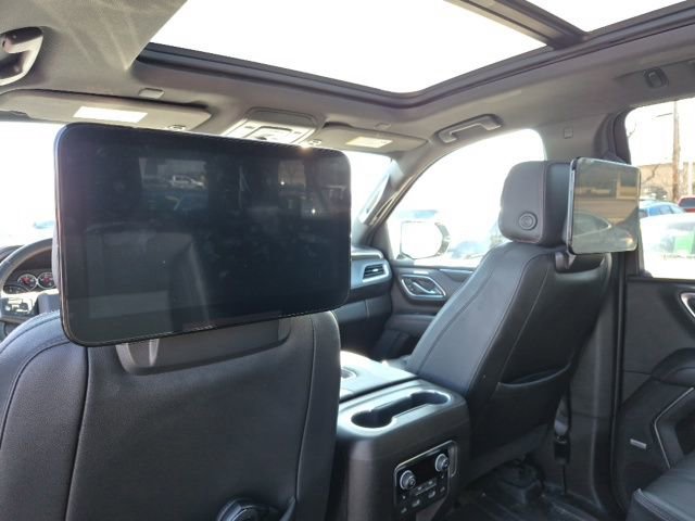 Used 2021 Chevrolet Suburban RST w/ Luxury Package image 12