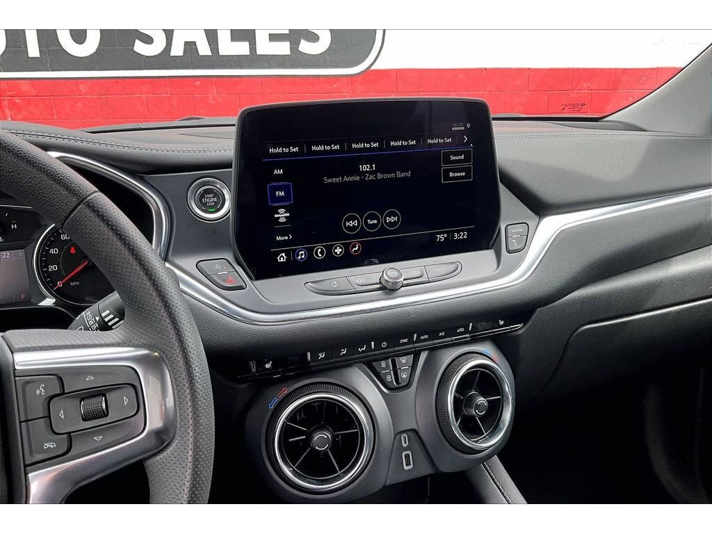Used 2025 Chevrolet Blazer LT AWD/4WD image 7