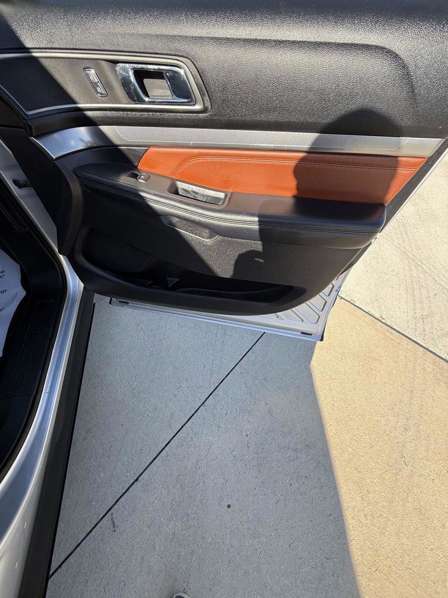 Used 2019 Ford Explorer XLT w/ Equipment Group 202A image 16