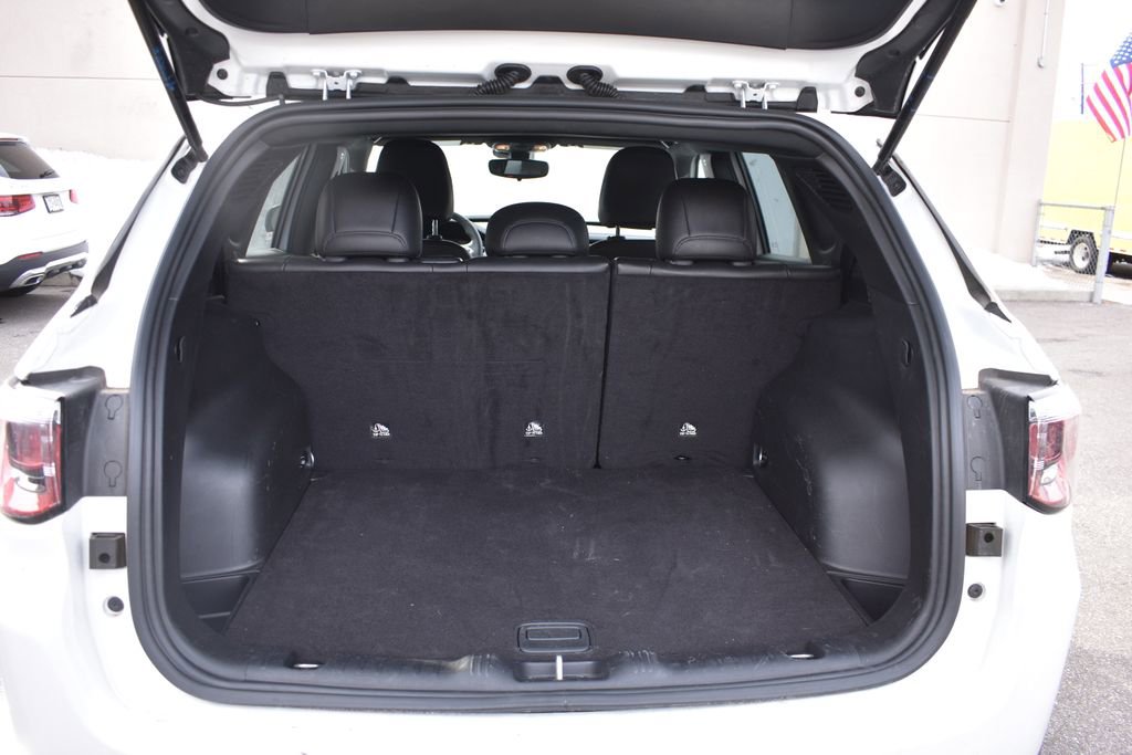Used 2025 Jeep Compass Latitude image 29