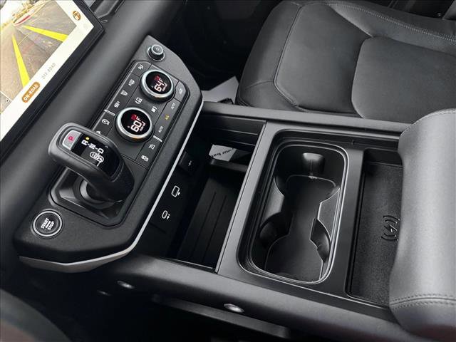 Used 2024 Land Rover Defender 110 X-Dynamic SE AWD/4WD image 18