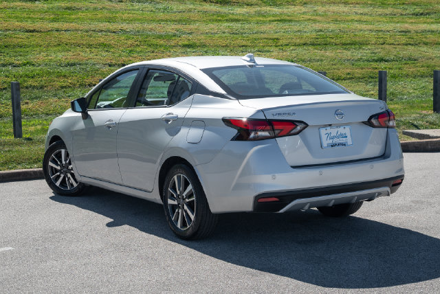 Certified 2025 Nissan Versa SV FWD image 30