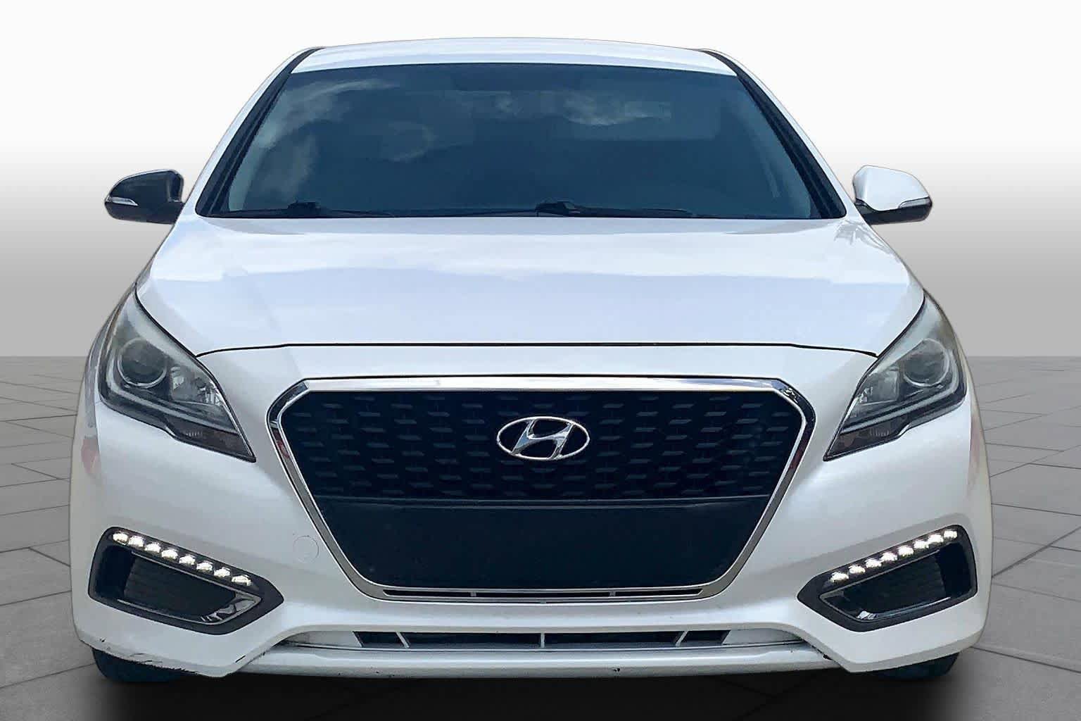 Used 2016 Hyundai Sonata SE FWD image 4