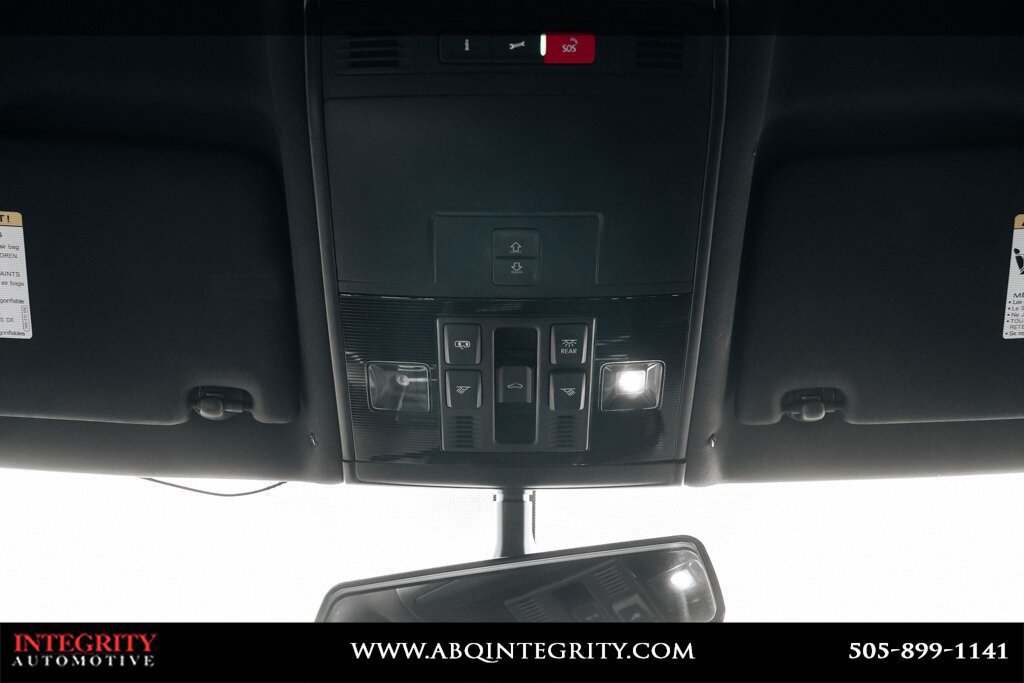 Used 2020 Volkswagen Tiguan SE R-Line AWD/4WD image 37