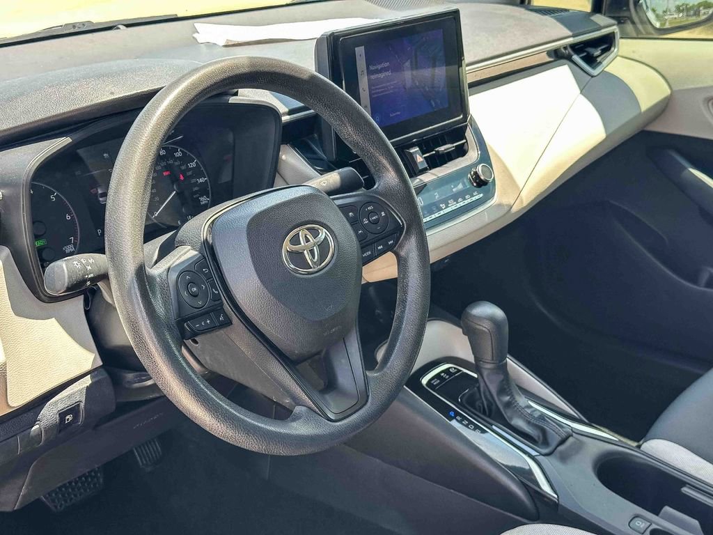 Used 2023 Toyota Corolla LE FWD image 11