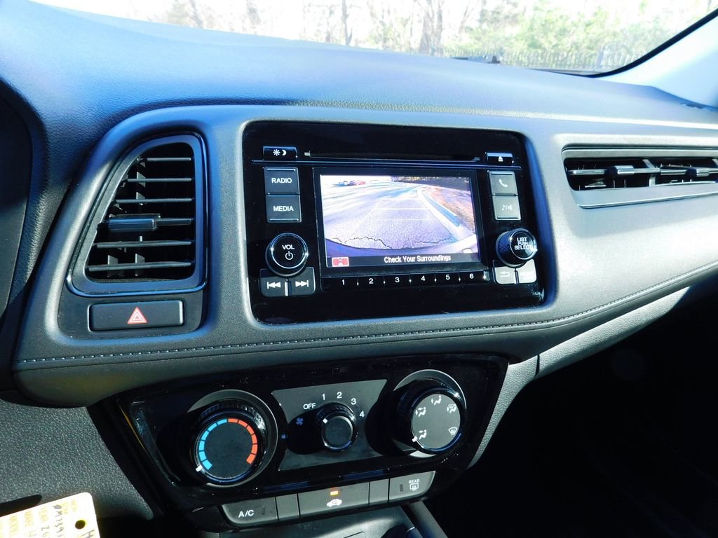 Used 2022 Honda HR-V LX image 10