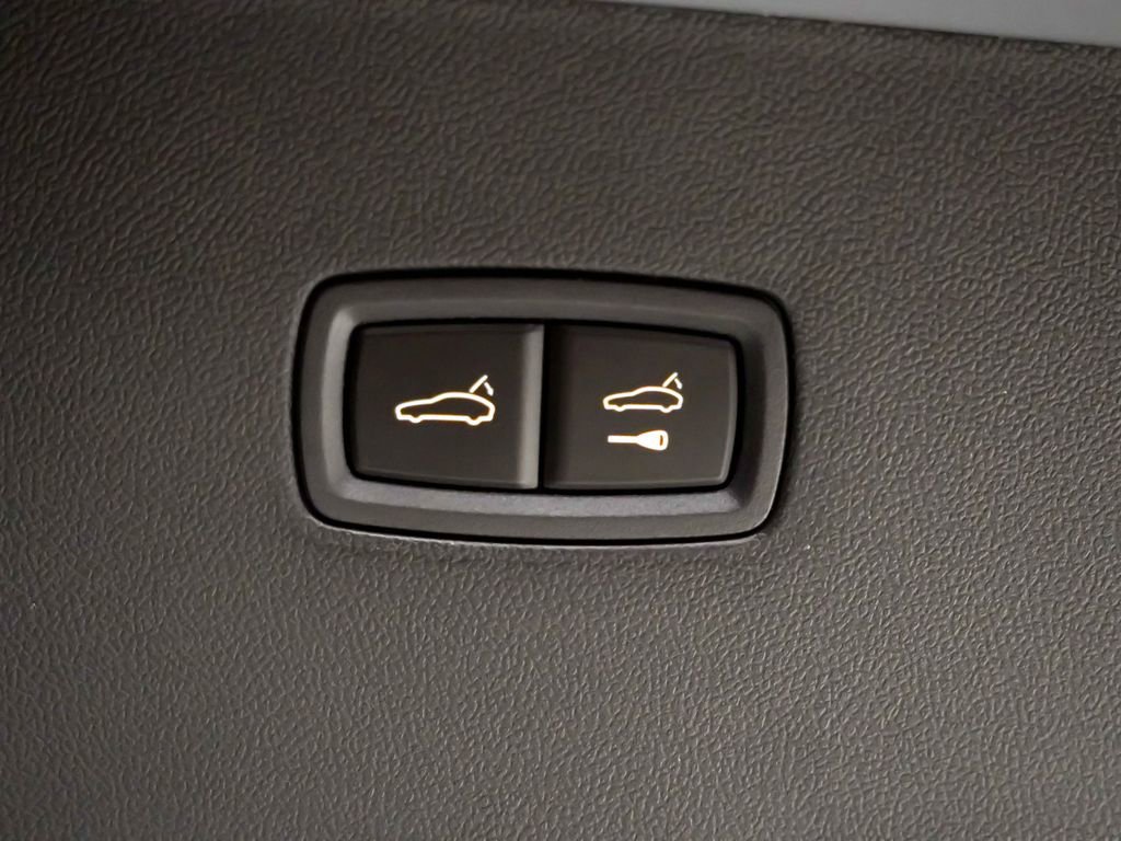 Used 2025 Porsche Cayenne Coupe AWD/4WD image 14