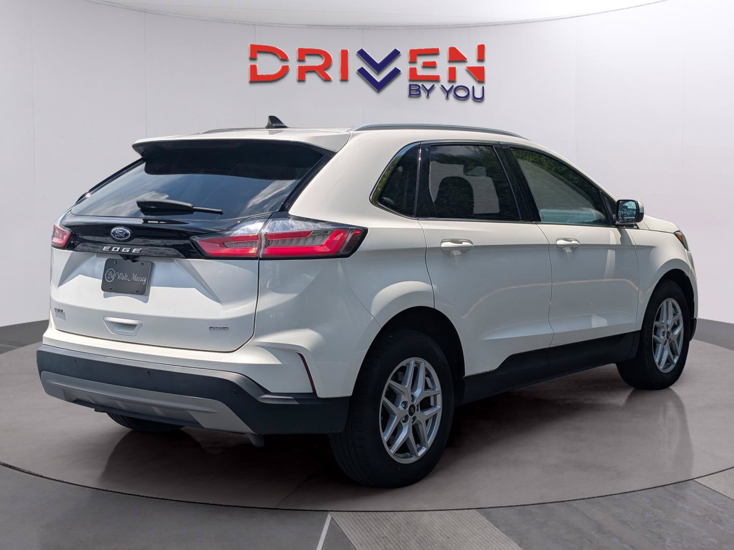 Used 2024 Ford Edge SEL w/ Convenience Package AWD/4WD image 5