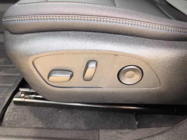 New 2026 Chevrolet Equinox EV LT AWD/4WD image 14