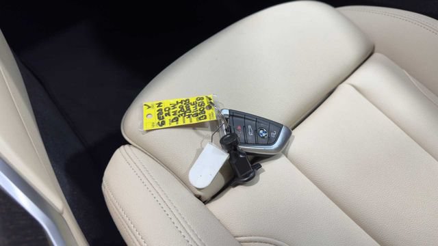 Used 2020 BMW 330i Sedan w/ Convenience Package RWD image 27