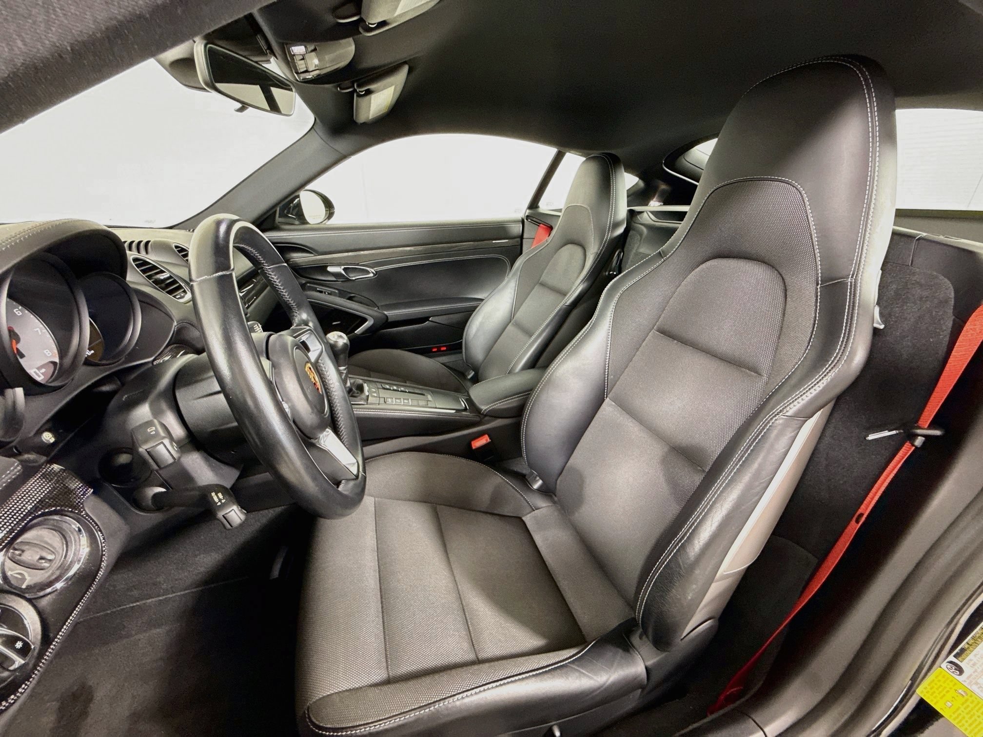 Certified 2018 Porsche 718 Cayman RWD image 5