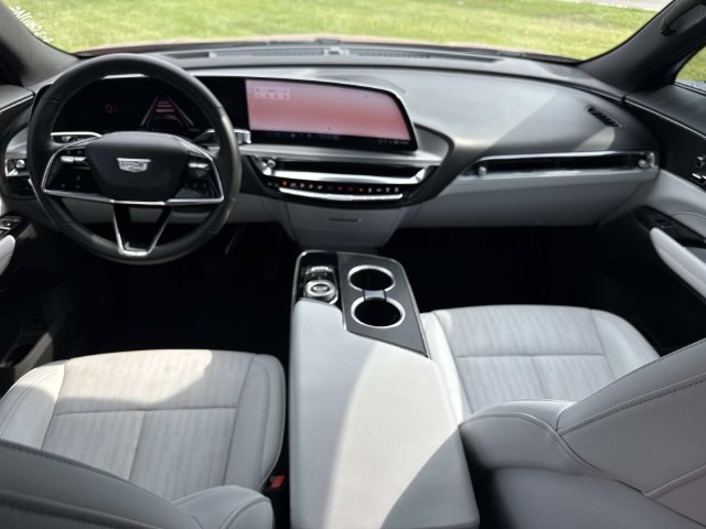 Certified 2024 Cadillac Lyriq Luxury AWD/4WD image 15