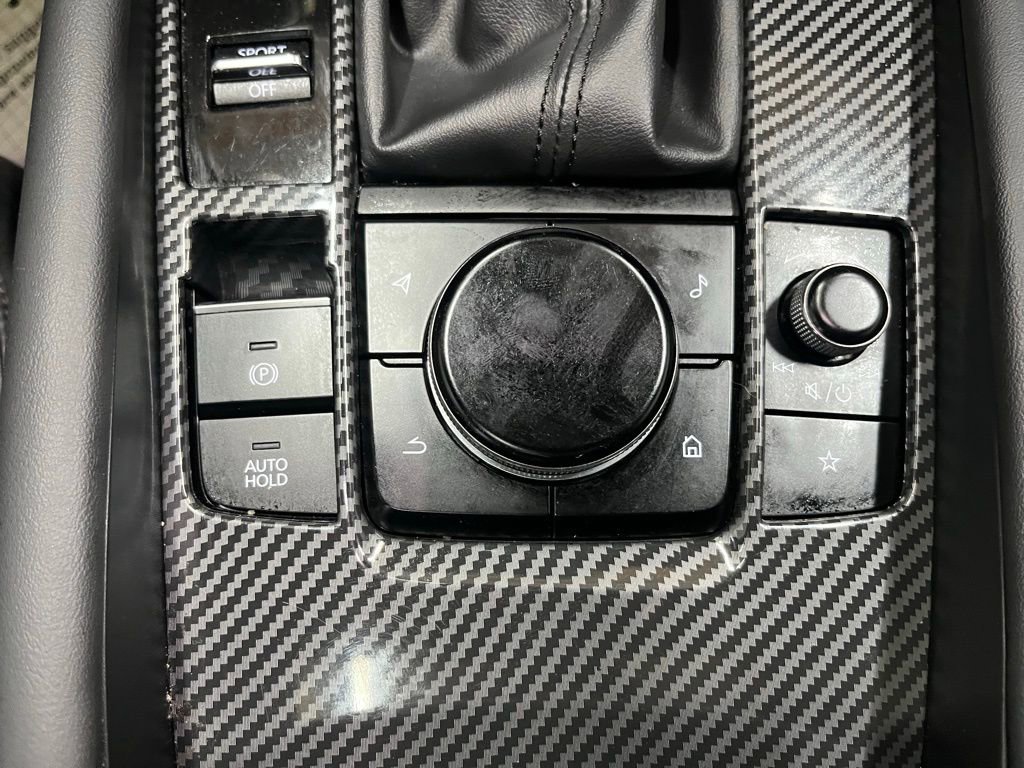 Used 2021 MAZDA MAZDA3 Hatchback w/Premium Plus Pkg image 14