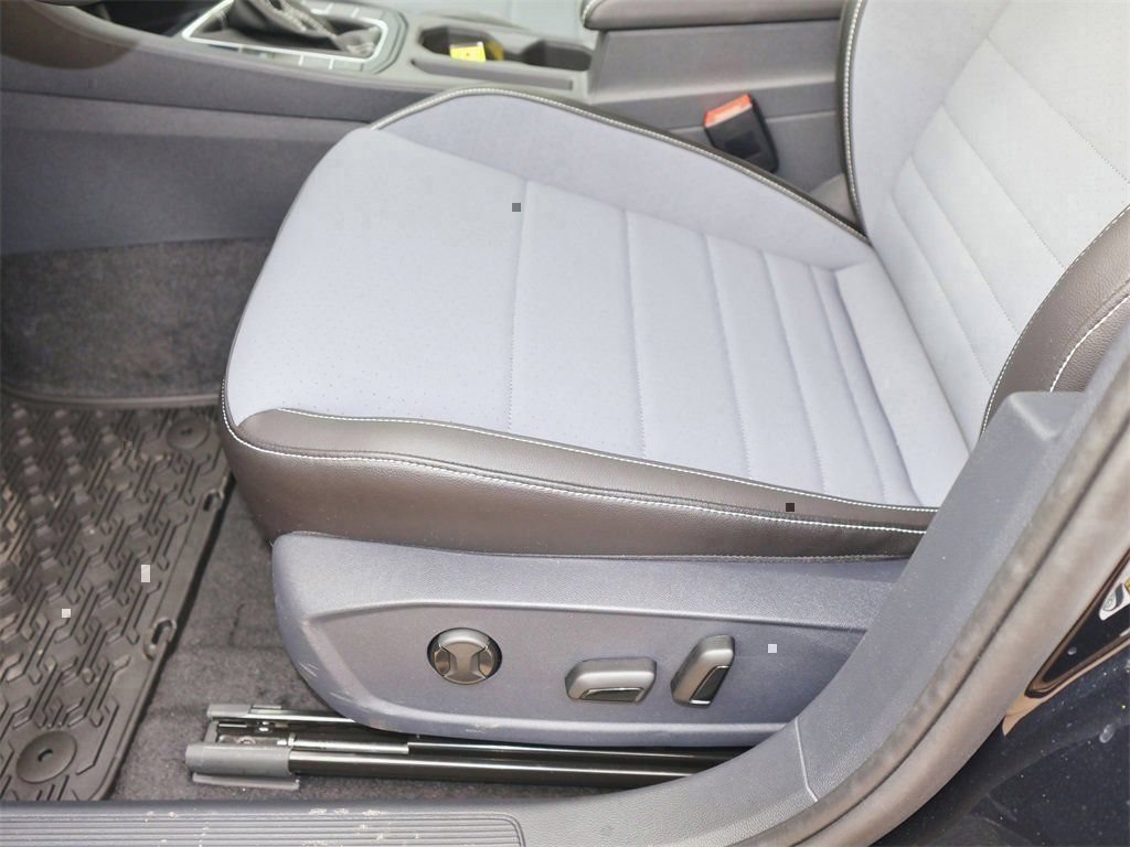 New 2026 Volkswagen Jetta SE FWD image 12