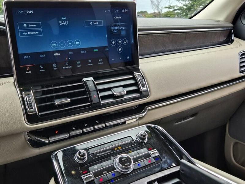 Used 2024 Lincoln Navigator L Reserve AWD/4WD image 27