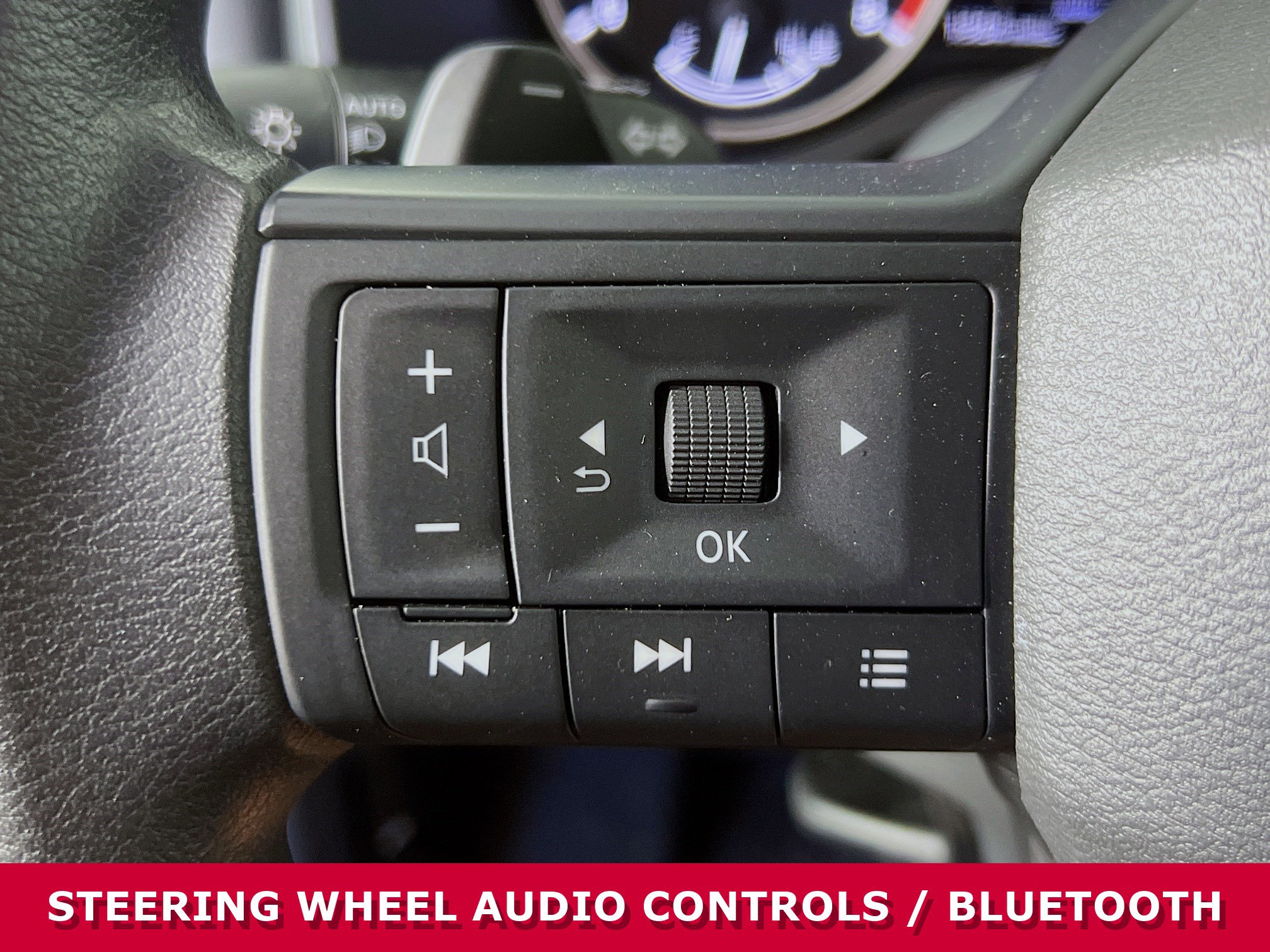 Used 2025 Nissan Rogue S image 13