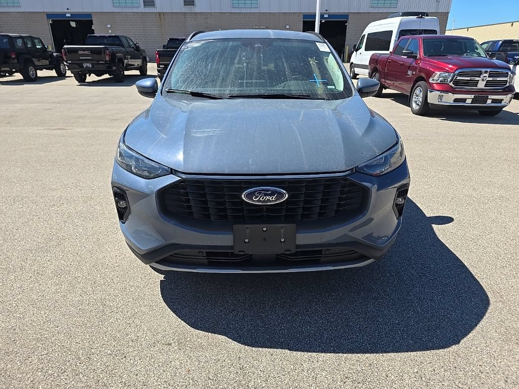 Used 2025 Ford Escape Platinum AWD/4WD image 2