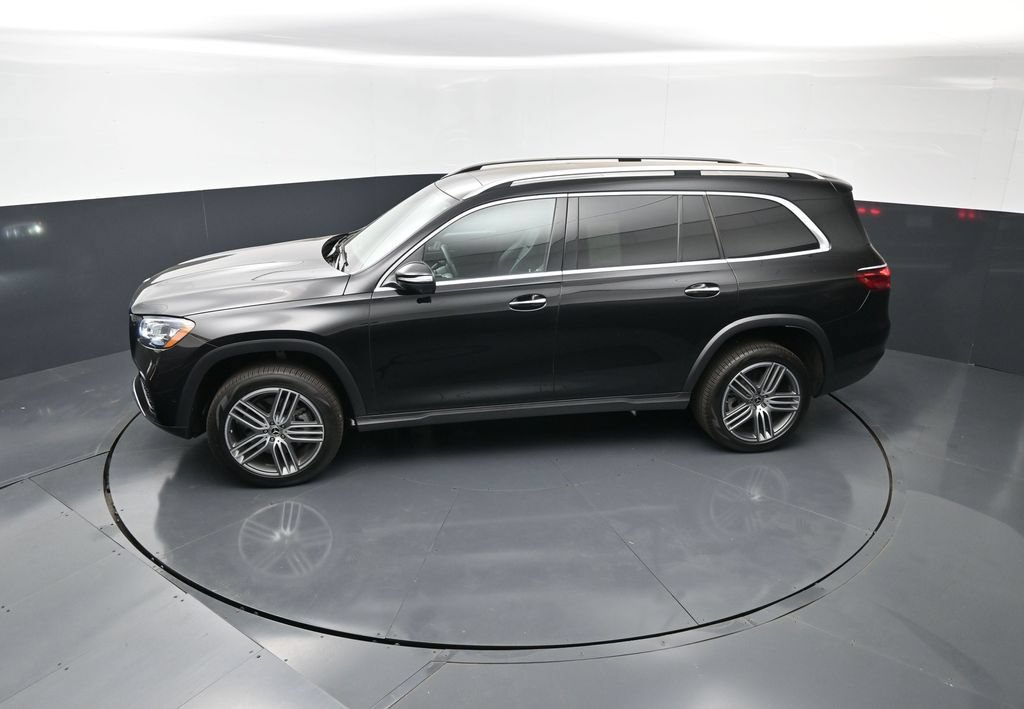 Used 2025 Mercedes-Benz GLS 450 4MATIC image 17