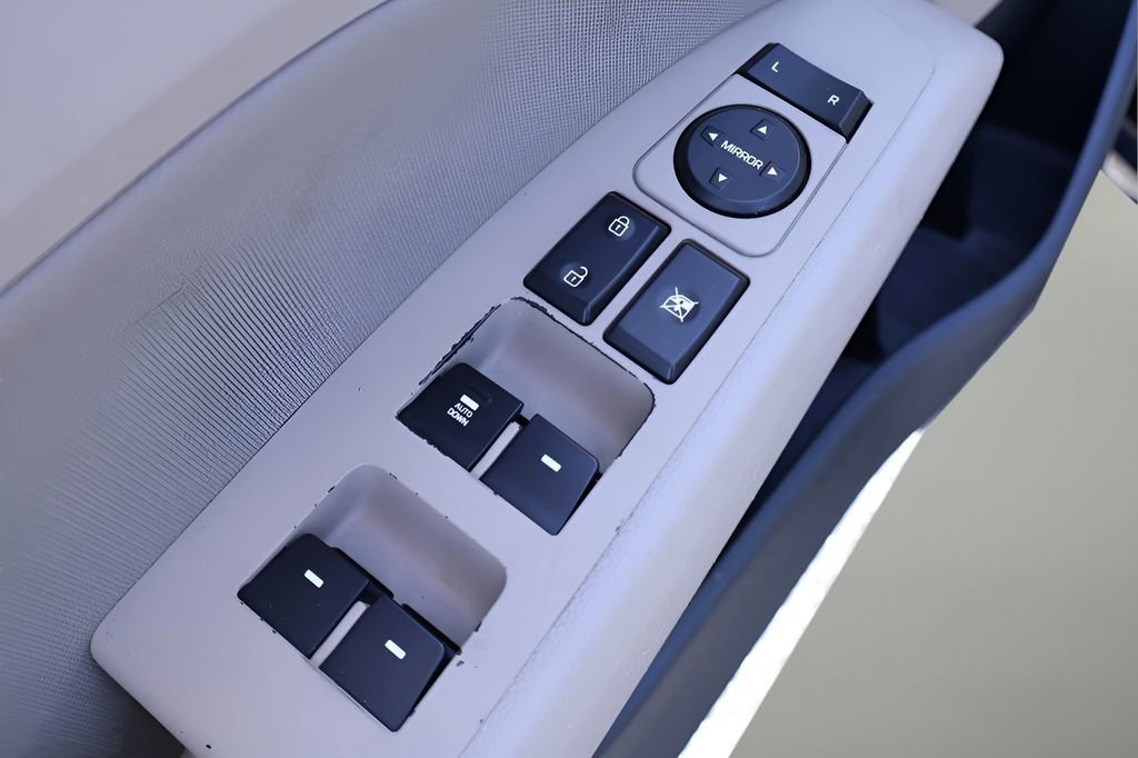 Used 2019 Hyundai Elantra Value Edition FWD image 10