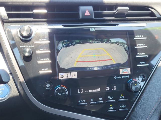 Used 2020 Toyota Camry XLE w/ Sunroof Package FWD image 17