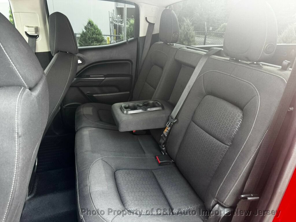 Used 2015 GMC Canyon SLE AWD/4WD image 16