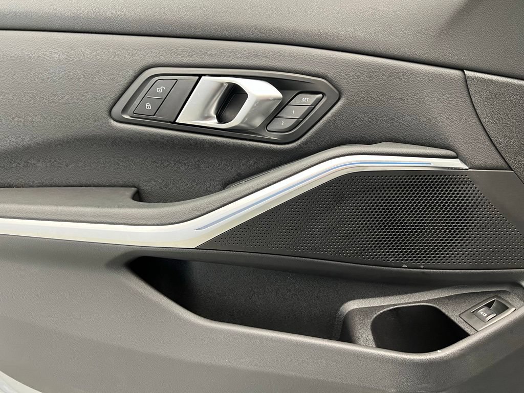 Certified 2025 BMW 330i Sedan RWD image 20