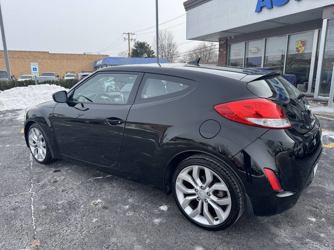 Used 2013 Hyundai Veloster w/ Style Pkg image 7