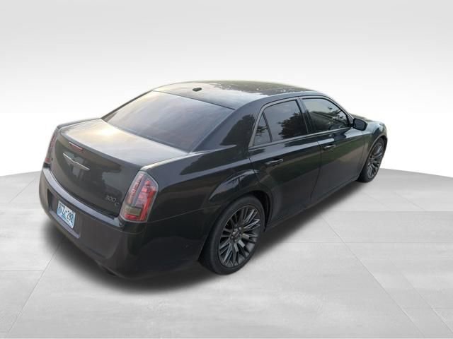 Used 2013 Chrysler 300 C RWD image 3
