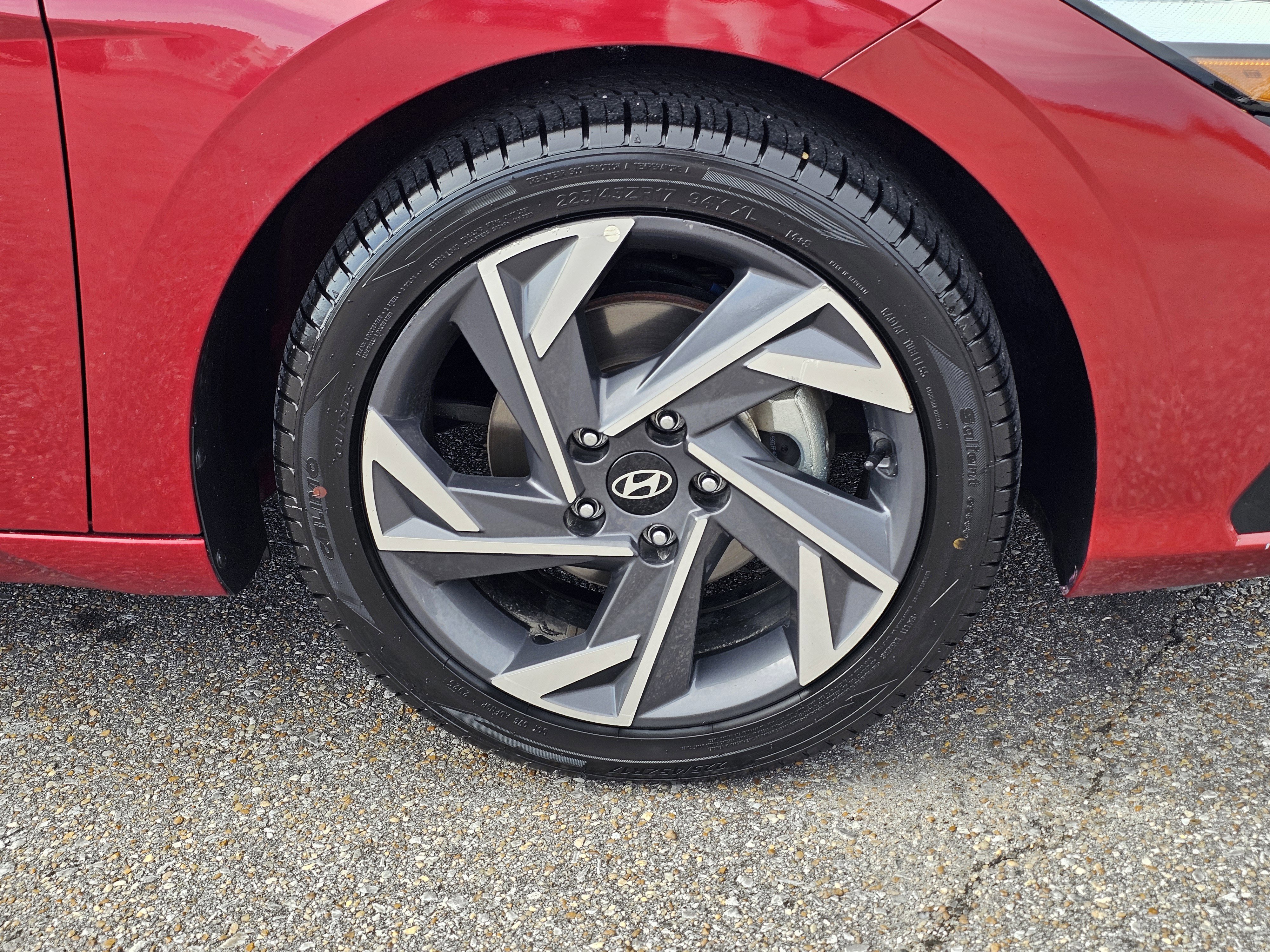 Used 2025 Hyundai Elantra SEL image 6