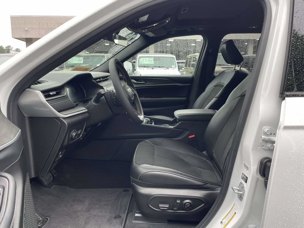 Certified 2026 Jeep Grand Cherokee Altitude RWD image 26
