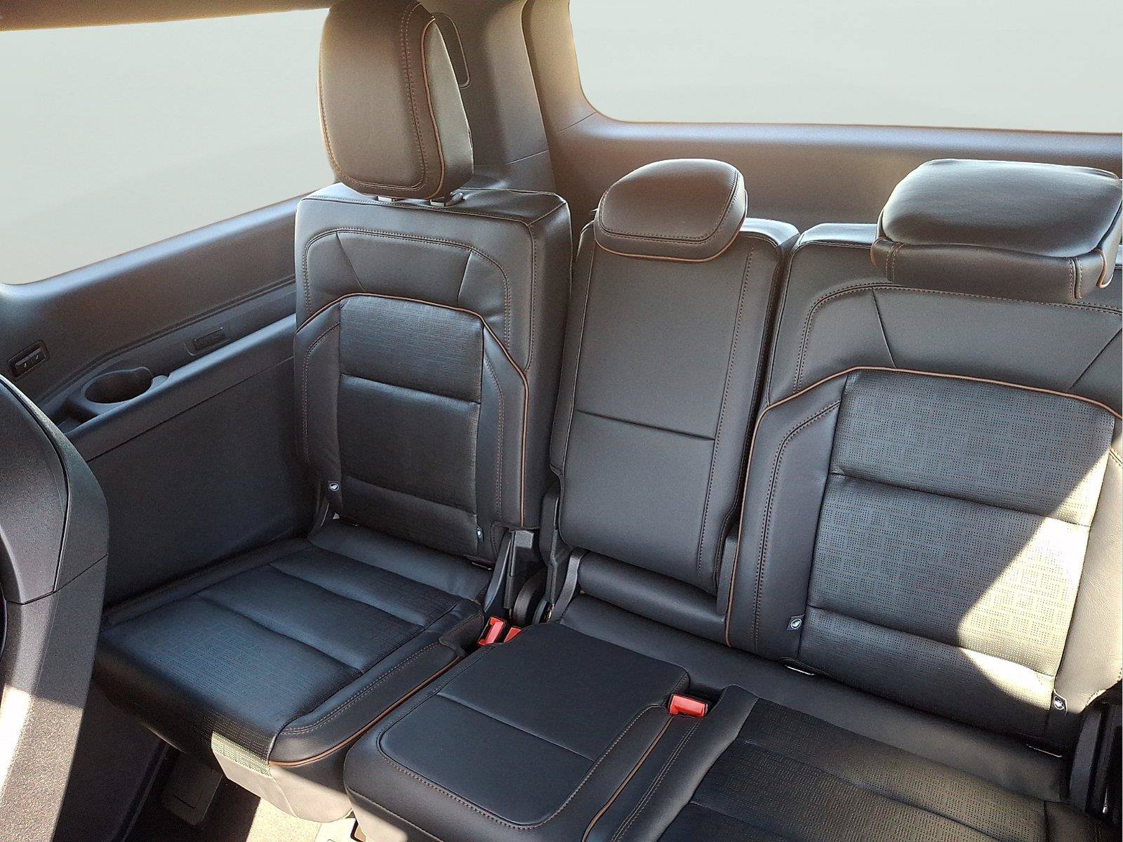 New 2026 Lincoln Navigator L Black Label AWD/4WD image 6