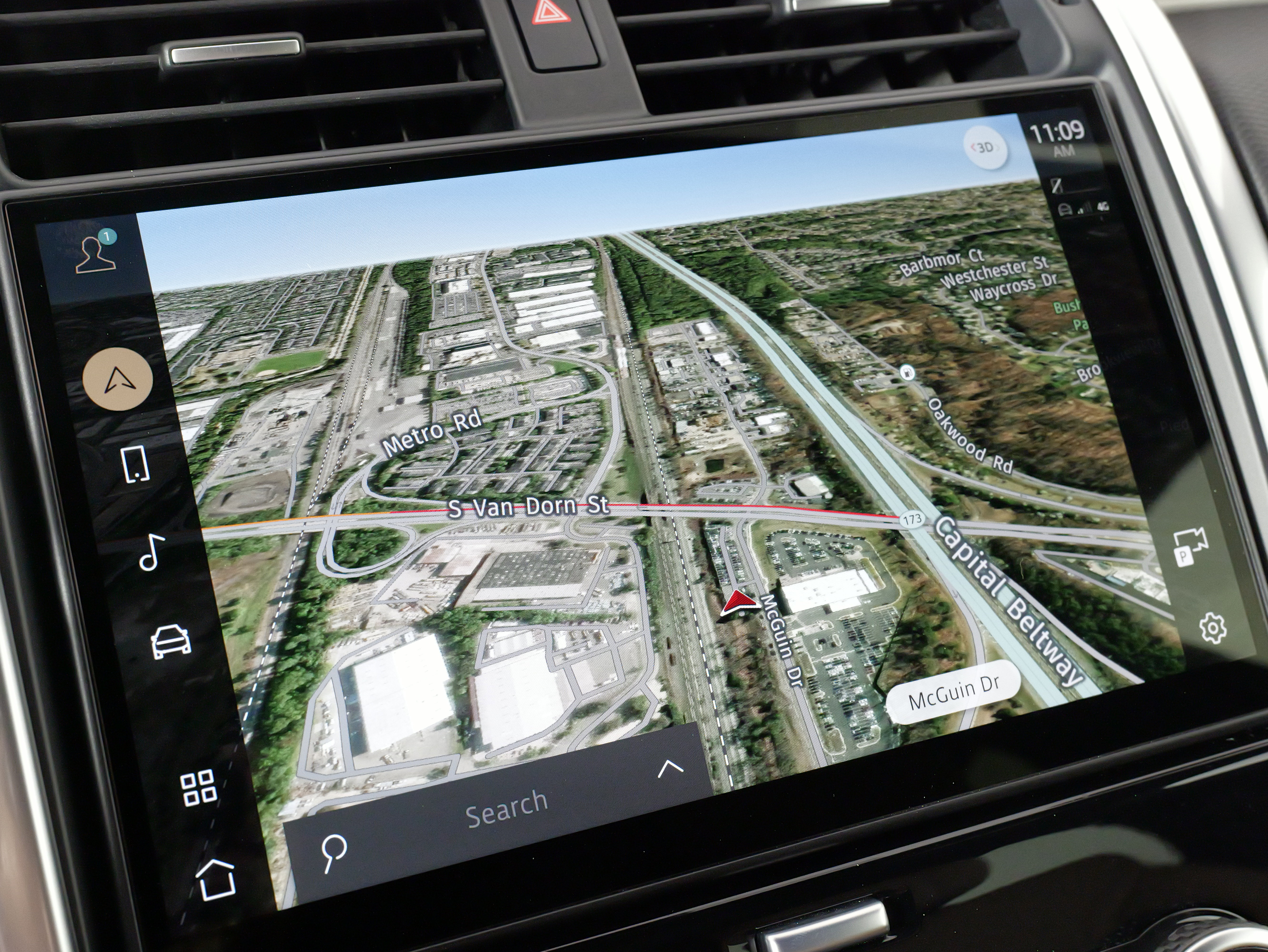 Used 2024 Land Rover Discovery Dynamic SE image 57