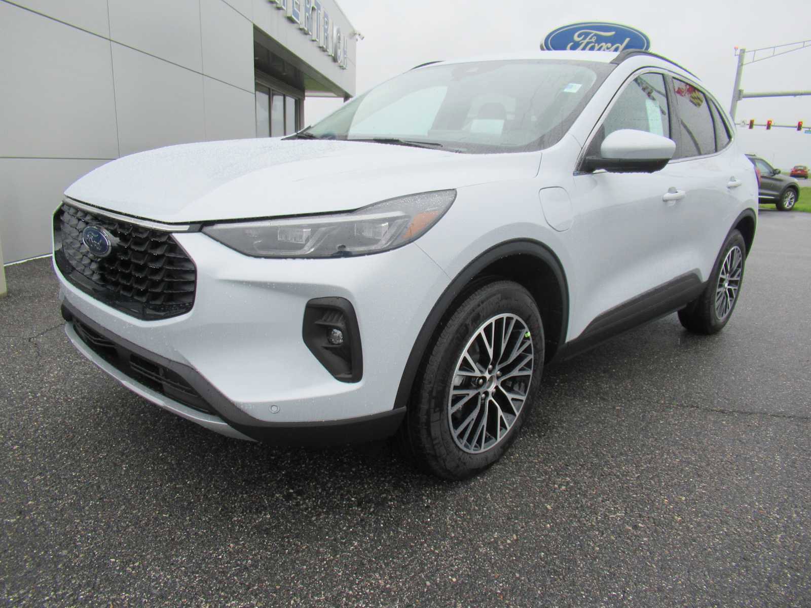 New 2025 Ford Escape SE w/ PHEV Premium Package