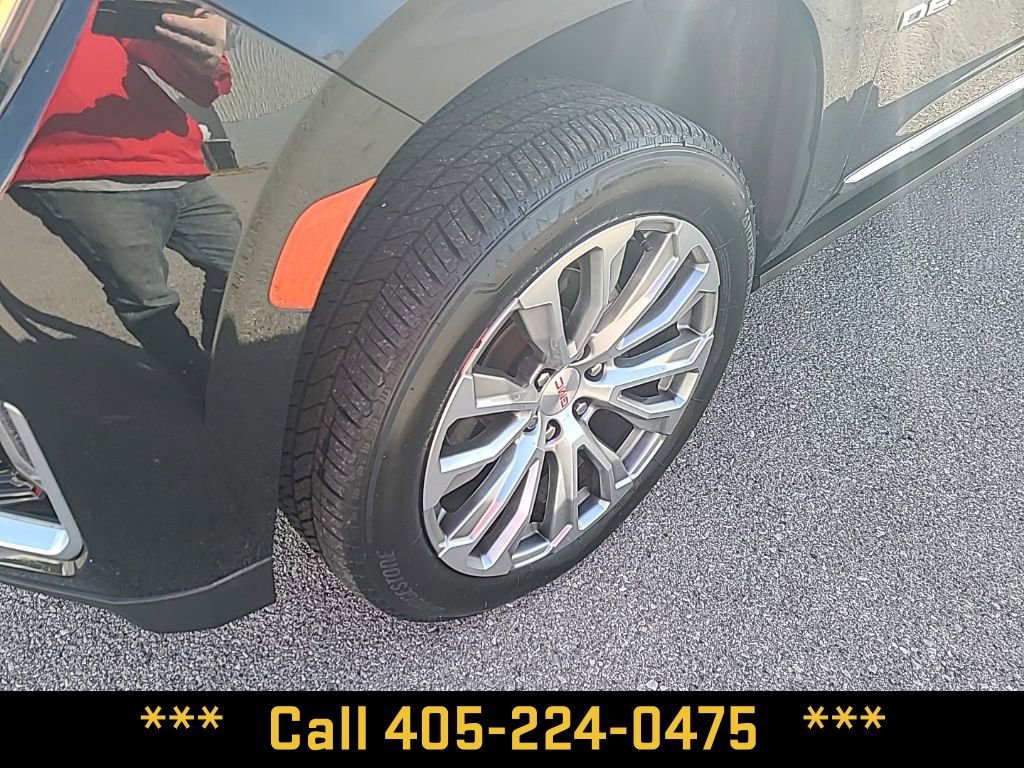 Used 2021 GMC Yukon XL Denali w/ Denali Premium Package image 12