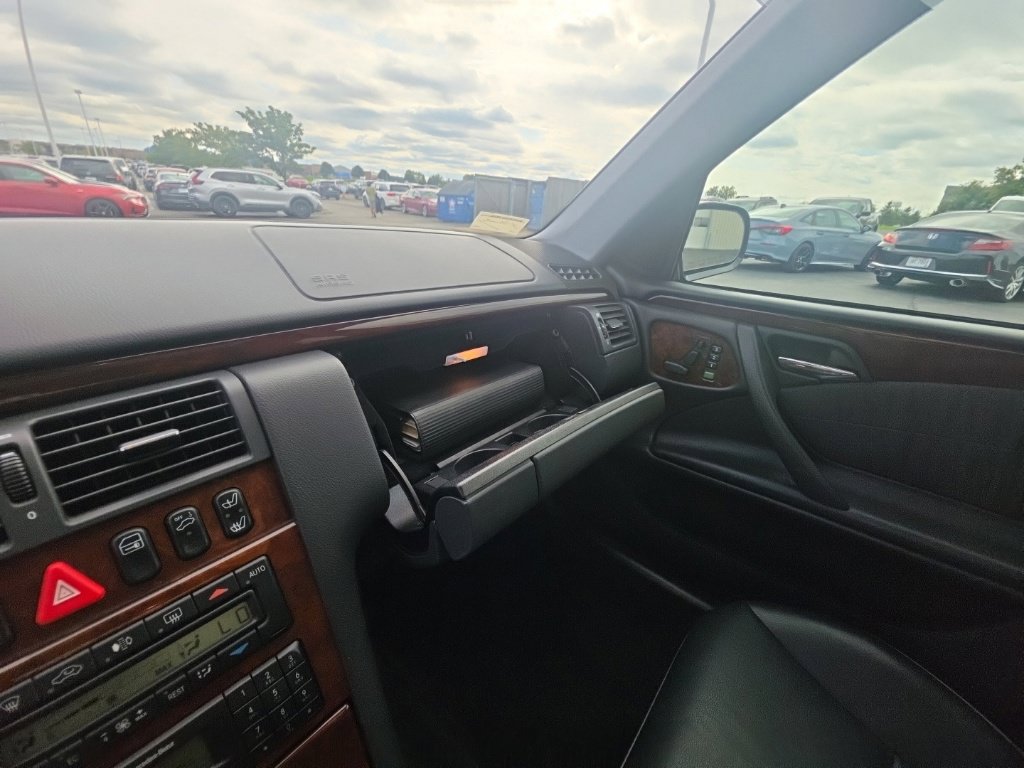 Used 2002 Mercedes-Benz E 320 4MATIC Sedan image 21
