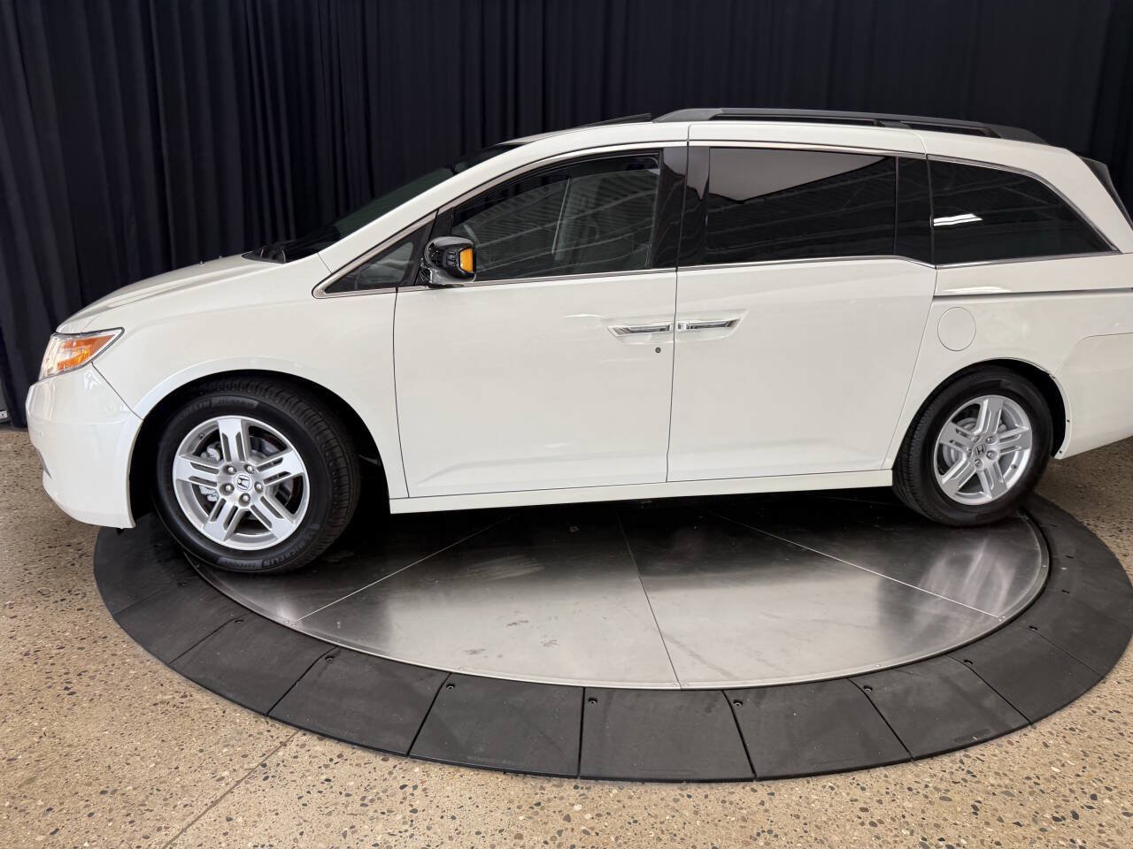 Used 2013 Honda Odyssey Touring image 4