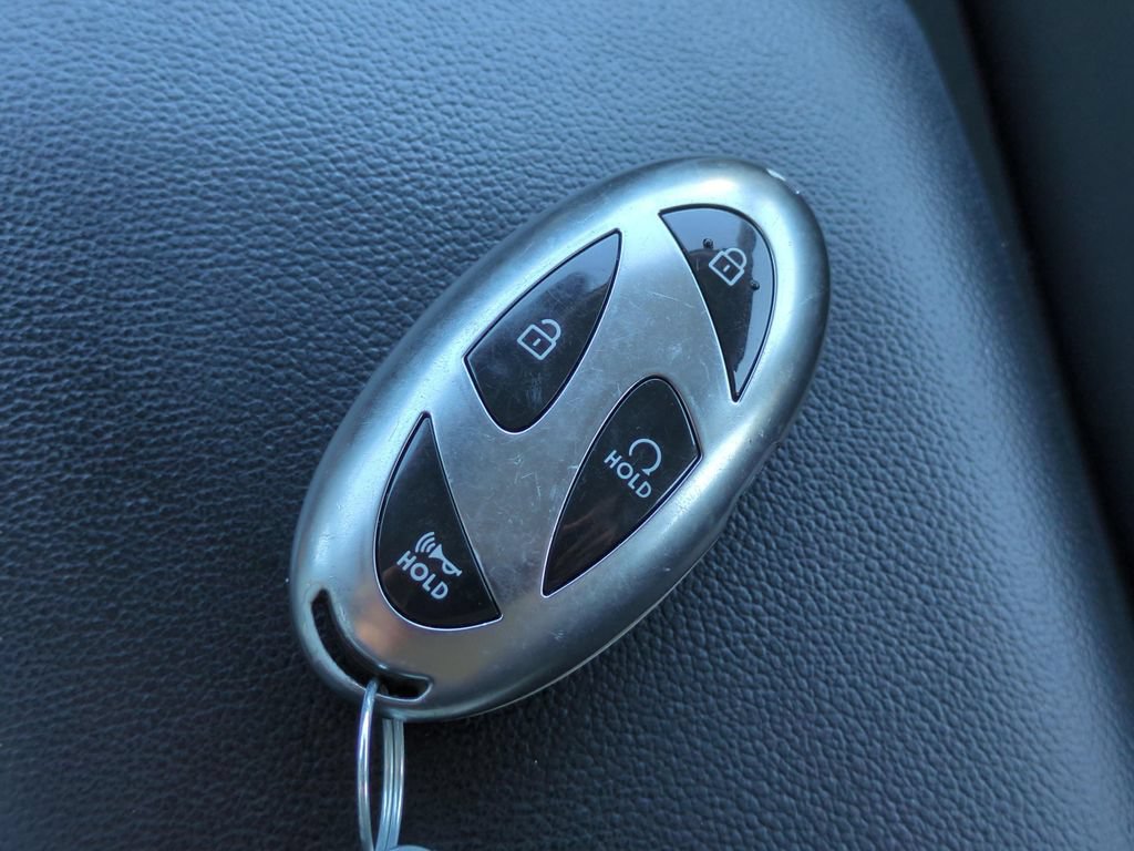 Used 2024 Hyundai Elantra Blue FWD image 22