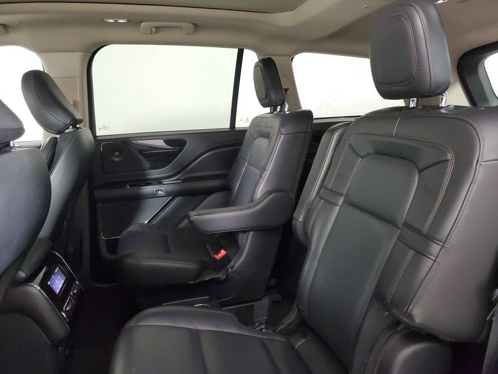 Certified 2023 Lincoln Aviator Reserve w/ Jet Package RWD image 13