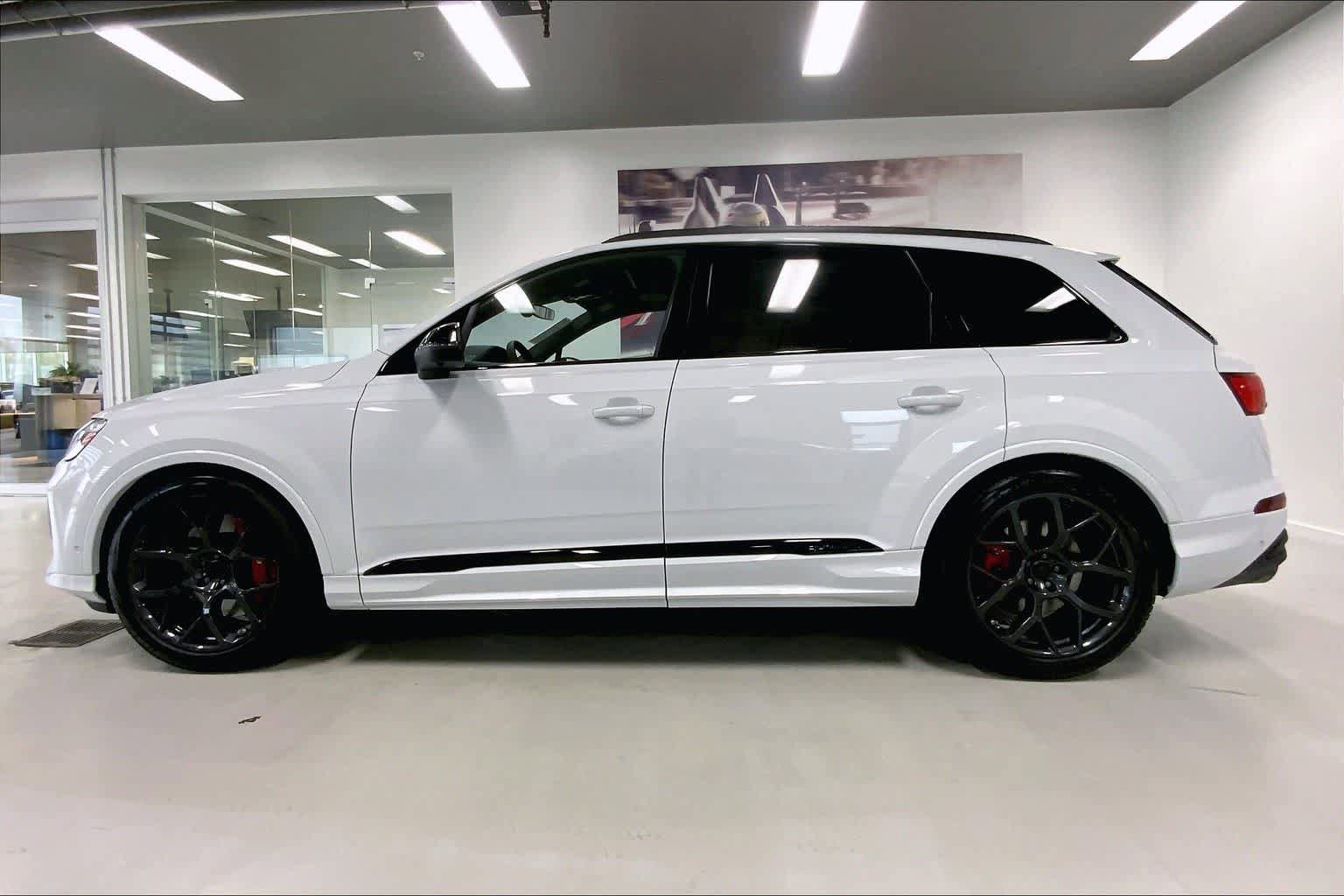 New 2026 Audi SQ7 Premium Plus image 3