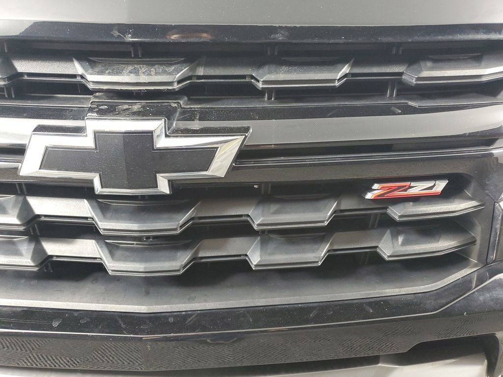 Used 2022 Chevrolet Colorado Z71 w/ Z71 Midnight Edition image 10