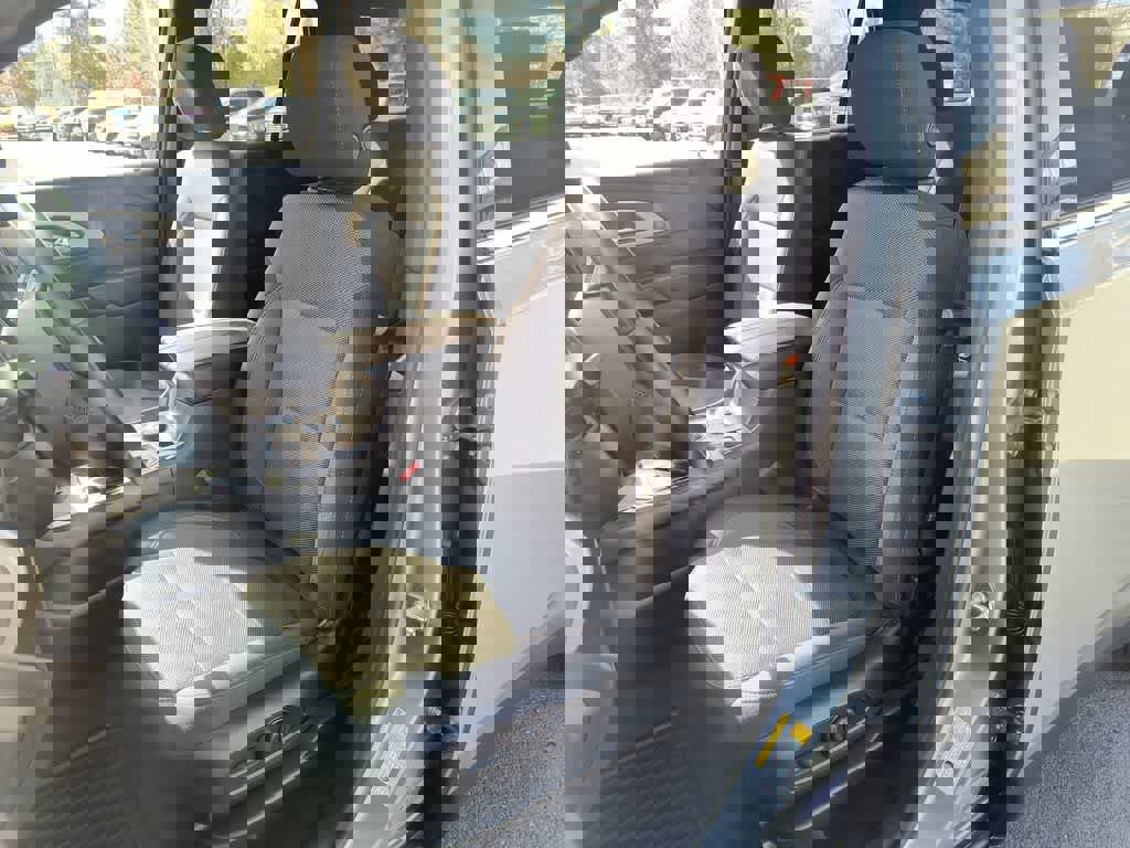 Used 2023 Chevrolet Traverse LT w/ Rear Camera Mirror Package image 11